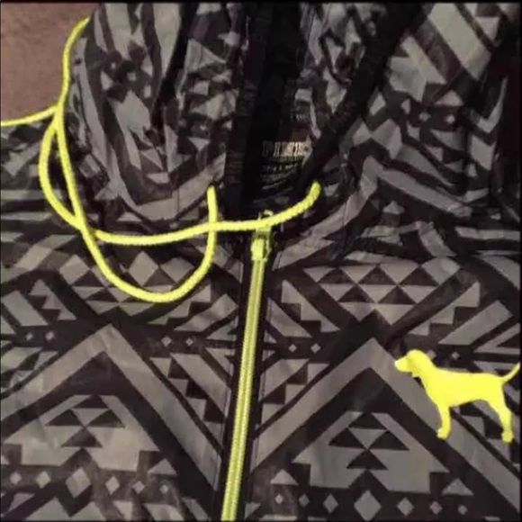 PINK windbreaker - Picture 3 of 4